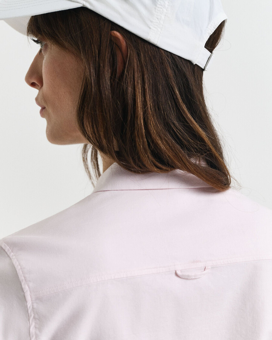 camisa oxford elástica de corte entallado - rosa claro