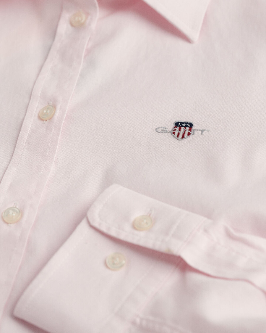 camisa oxford elástica de corte entallado - rosa claro