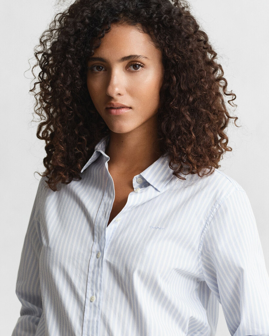 camisa clásica de popelina a rayas de corte regular - azul claro