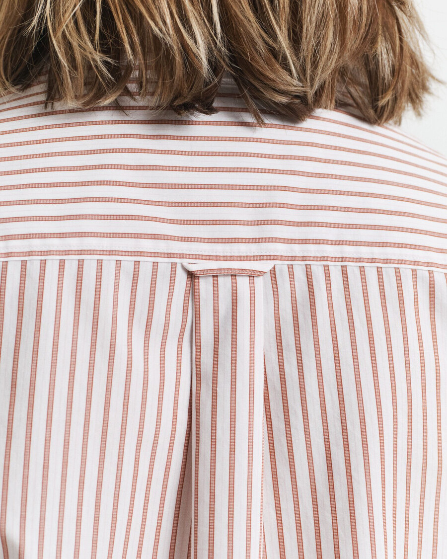 camisa clásica de popelina a rayas de corte regular - salmón