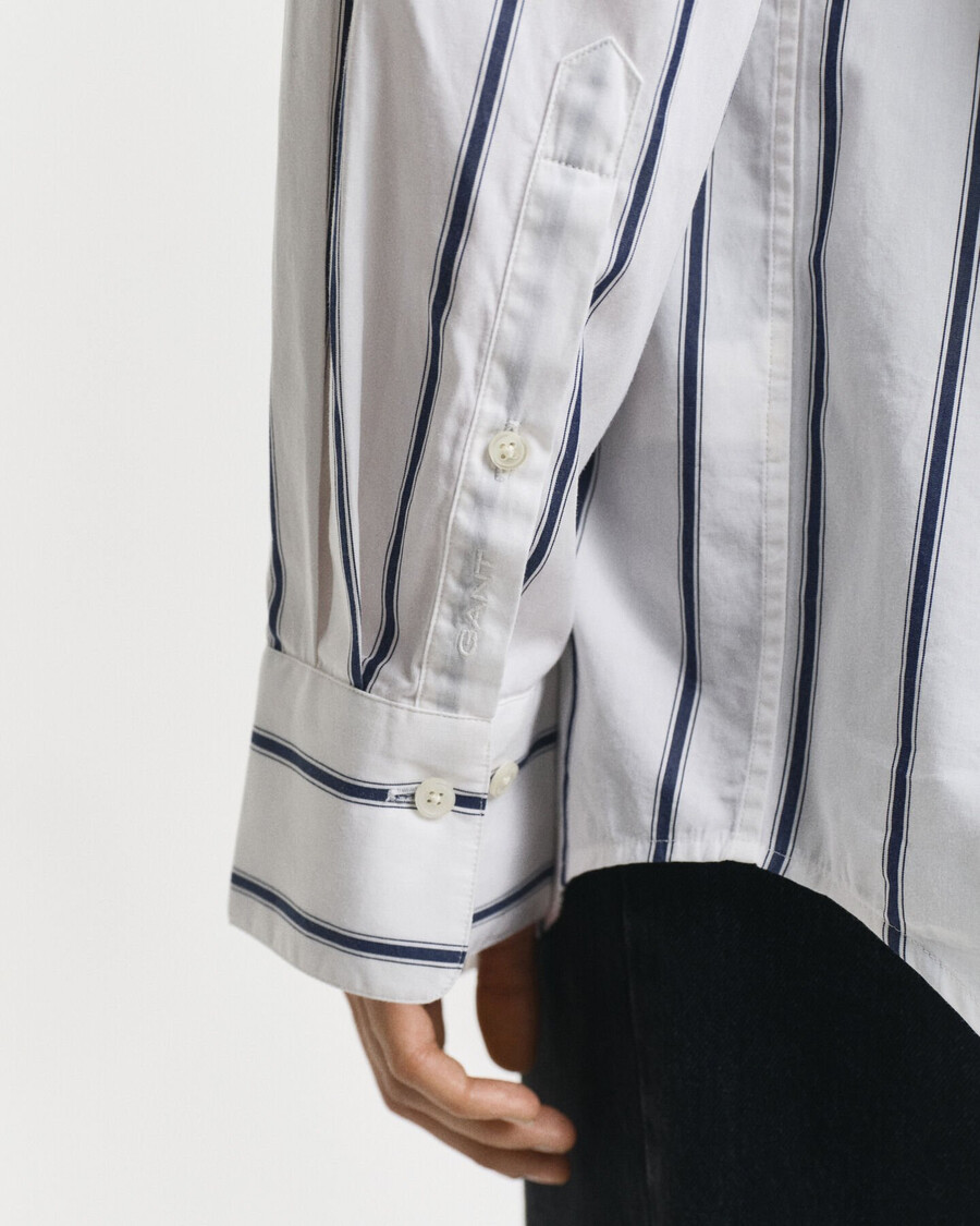 camisa clásica de popelina a rayas de gran tamaño - azul persa