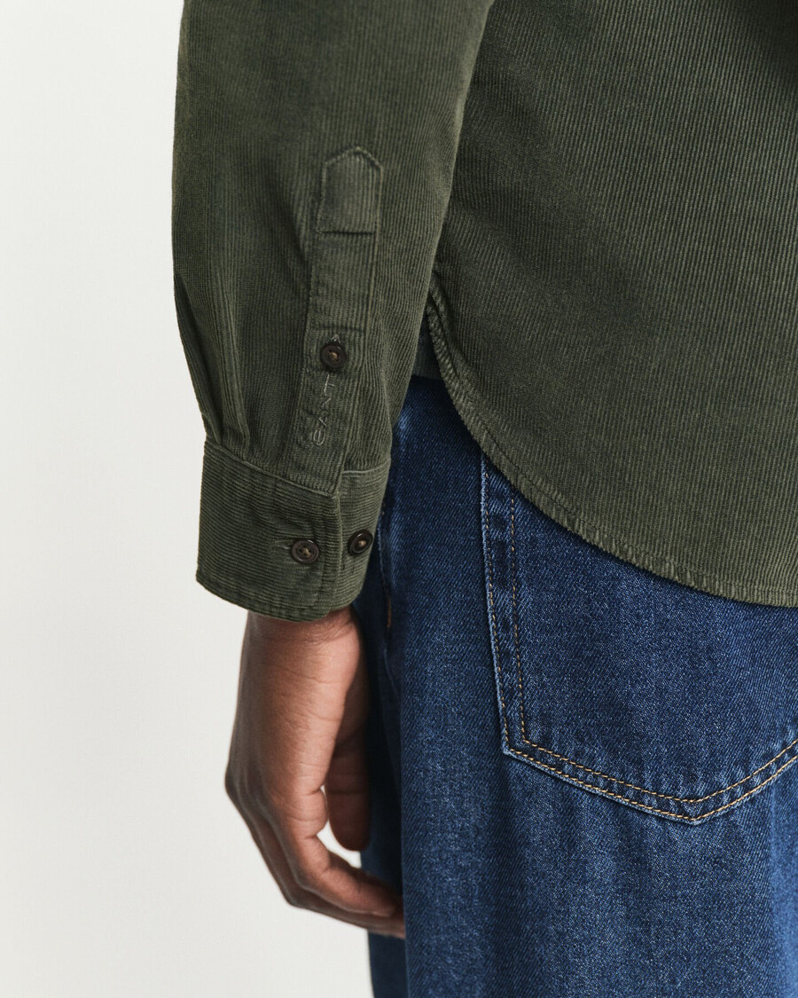 camisa de pana de corte regular - verde musgo oscuro