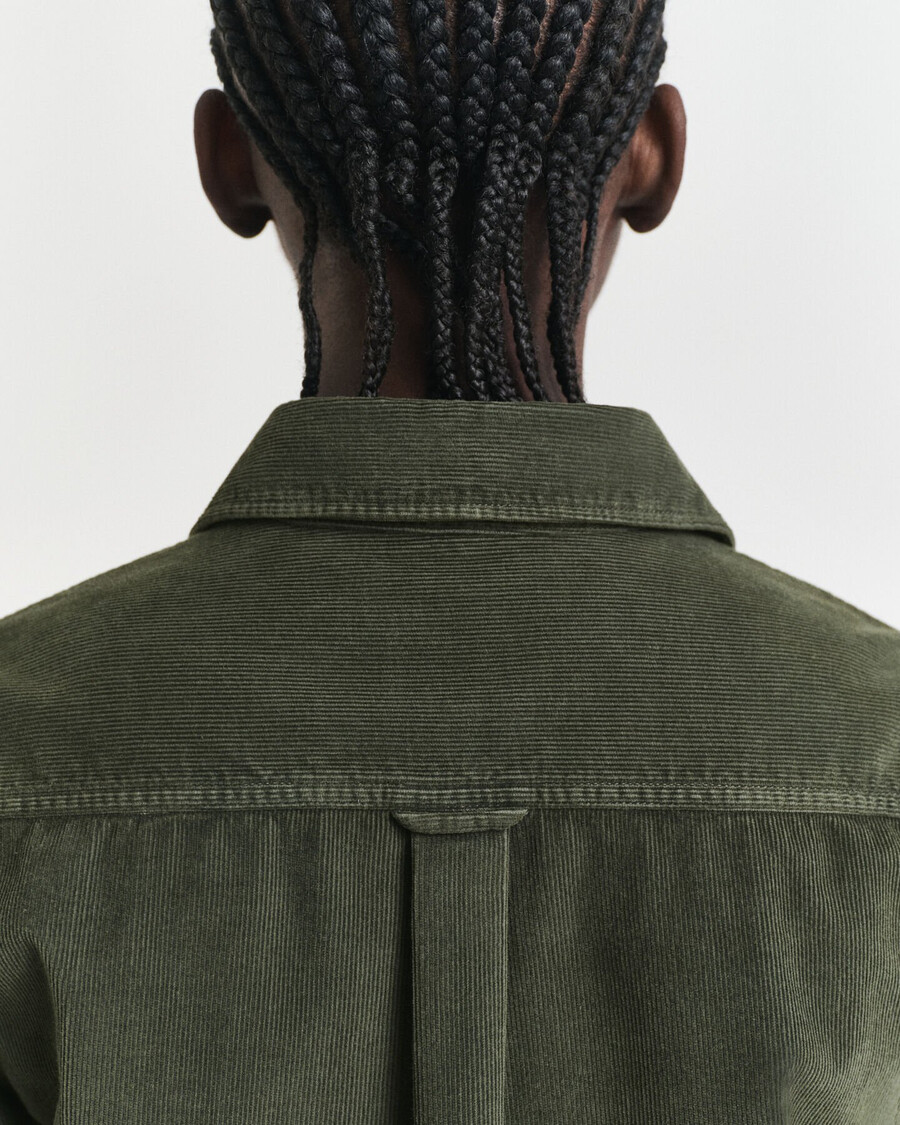 camisa de pana de corte regular - verde musgo oscuro