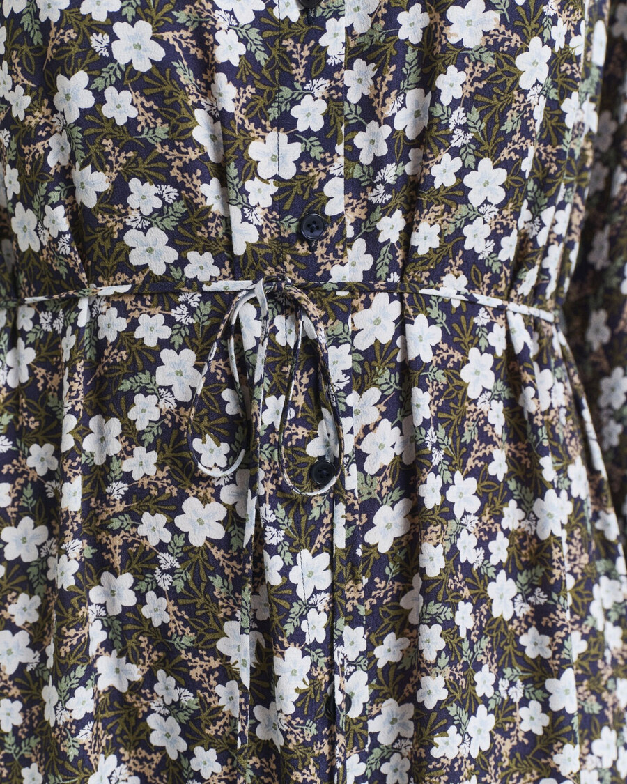vestido con estampado floral - azul clásico