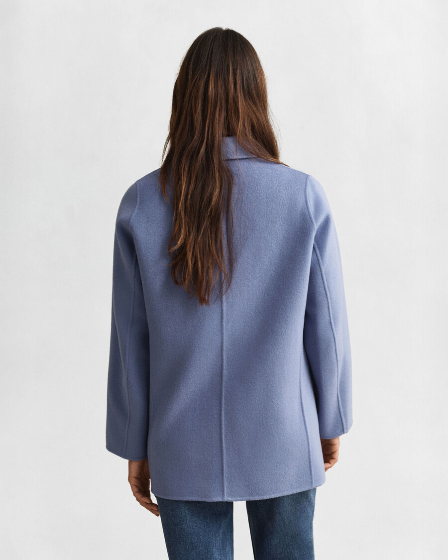 abrigo estilo guisante con detalles cosidos a mano - denim descolorido