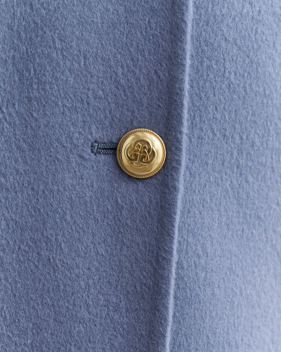 abrigo estilo guisante con detalles cosidos a mano - denim descolorido
