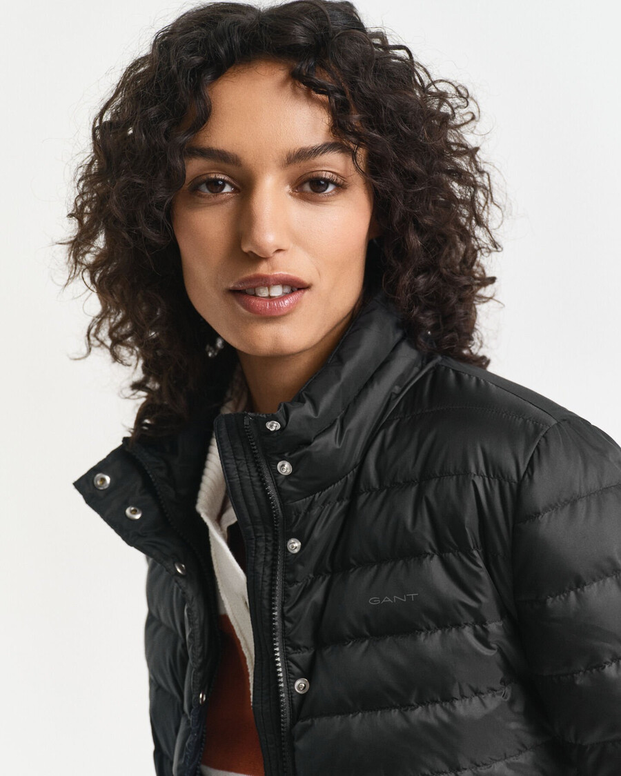 chaqueta ligera de plumas - negra