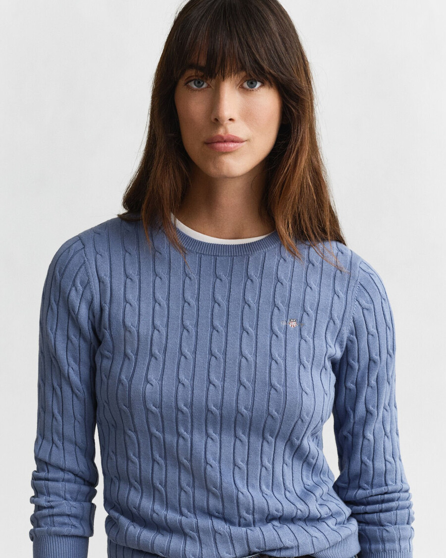 suéter de cuello redondo de punto trenzado de algodón elástico - denim descolorido