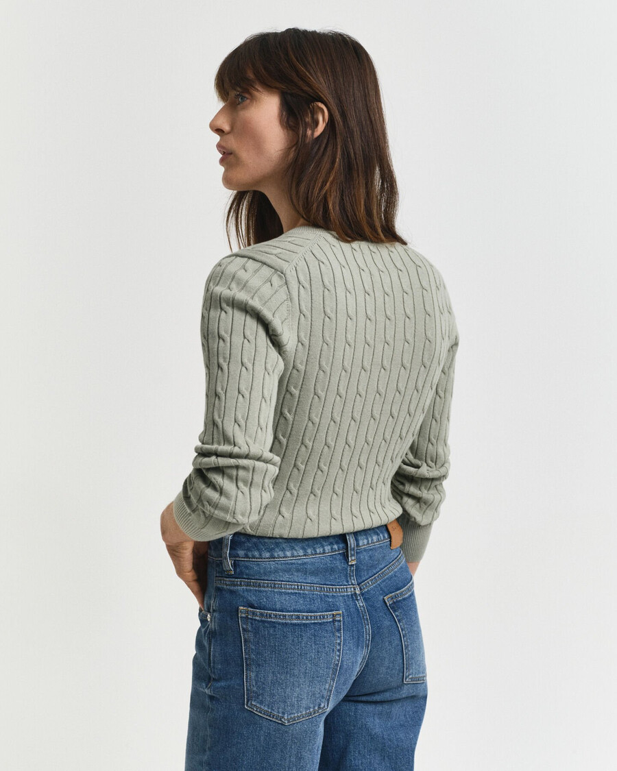 suéter de punto trenzado de algodón elástico con cuello en v - faded sage