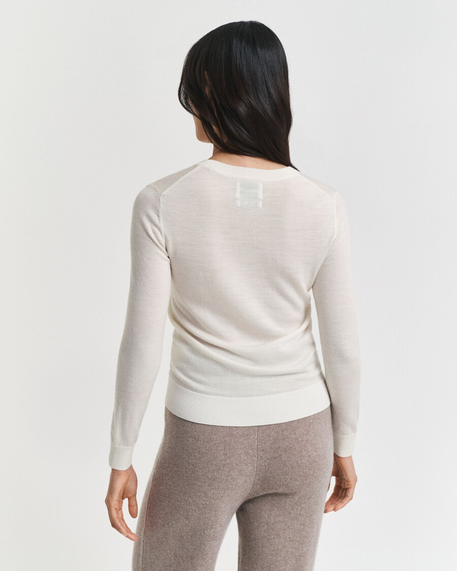 suéter de cuello redondo de lana merino extrafina - crema