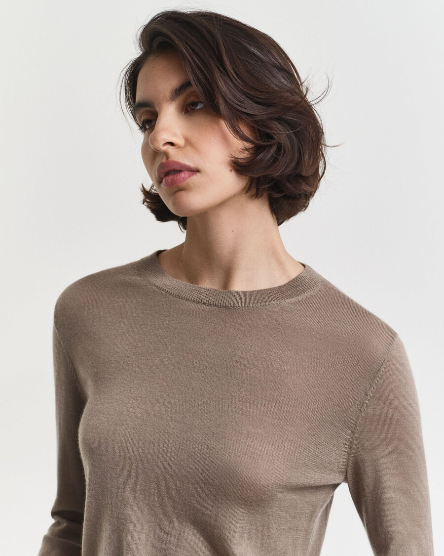 suéter de cuello redondo de lana merino extrafina - beige topo