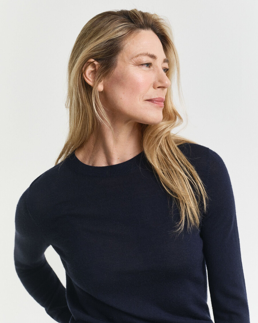suéter de cuello redondo de lana merino extrafina - azul noche