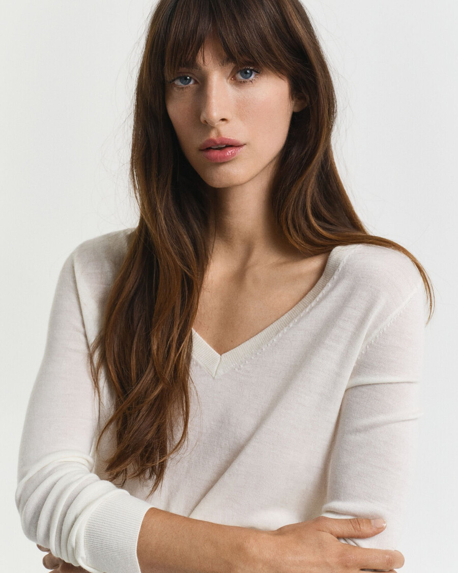 suéter de cuello en v de lana merino extrafina - crema